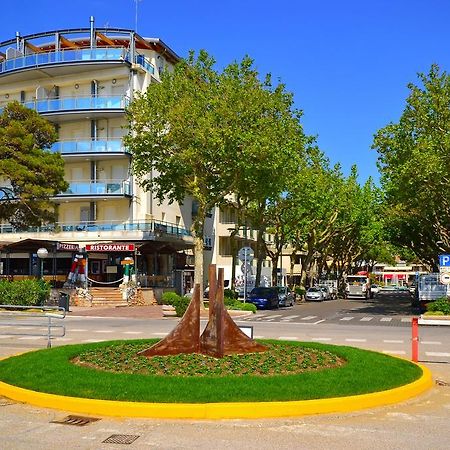 Sunbeach Apartments Lignano Sabbiadoro Exterior foto