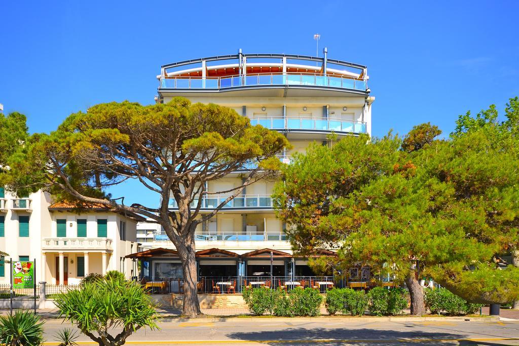 Sunbeach Apartments Lignano Sabbiadoro Exterior foto